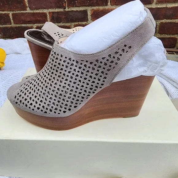 Coach Chastity‎ Op Art Laser Wedges 9.5 NEW - Picture 11 of 12
